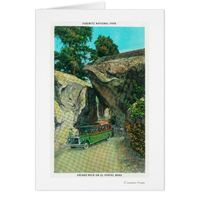 Tour Bus sous le rocher Arch sur El Portal Road (Devant)