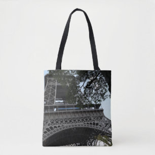 Tour Eiffel par le sac fourre-tout à arbres