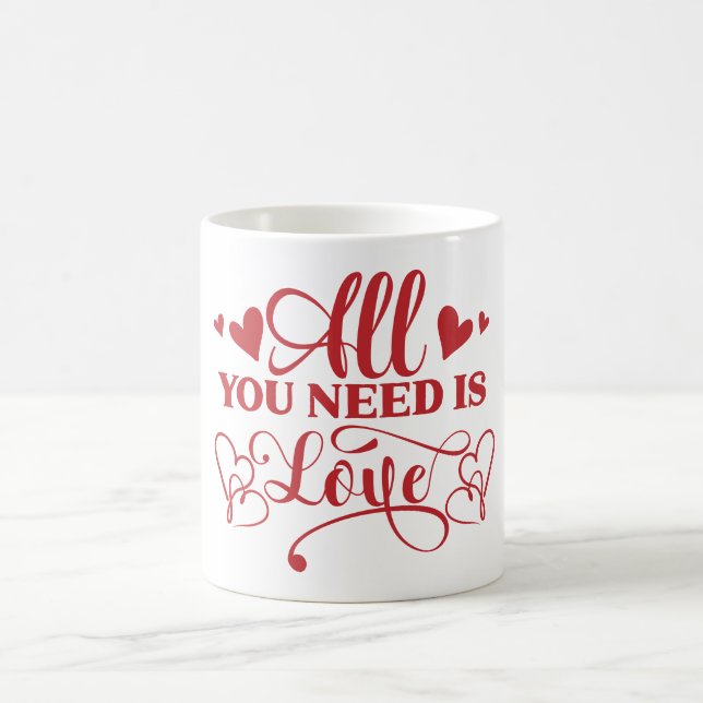 Tout ce dont vous avez besoin est l'amour Mug de c (Centre)