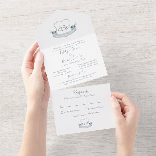 Tout En Un Mariage Monogram Crest Logo Classic Invitation (Déchirure)