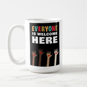 Tout le monde est le bienvenu ici tasse