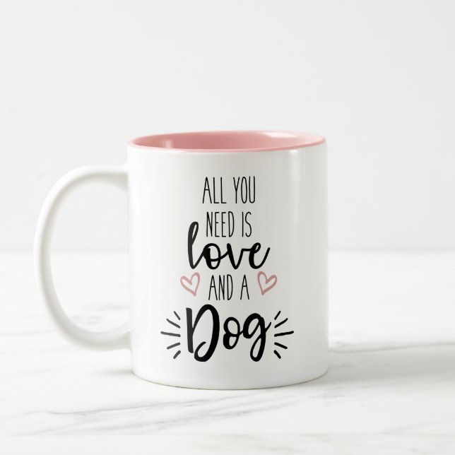 Tout que vous avez besoin est amour et une tasse (Gauche)