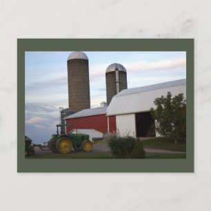 Tracteur sur carte postale de ferme