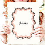 Trame Vague Rose Pince Nom Personnalisé<br><div class="desc">Séjournez organisé et élégant avec cet élégant planificateur doté d'un cadre rose délicat. Personnalisez-le avec votre nom pour une touche unique. Ce planificateur est parfait pour suivre les rendez-vous, les rendez-vous et toutes vos dates importantes. Avec son design classique et son grand espace d'écriture, il est un must-have pour toute...</div>