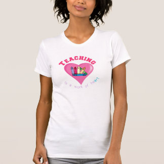 Travail d'enseignement du T-shirt du coeur