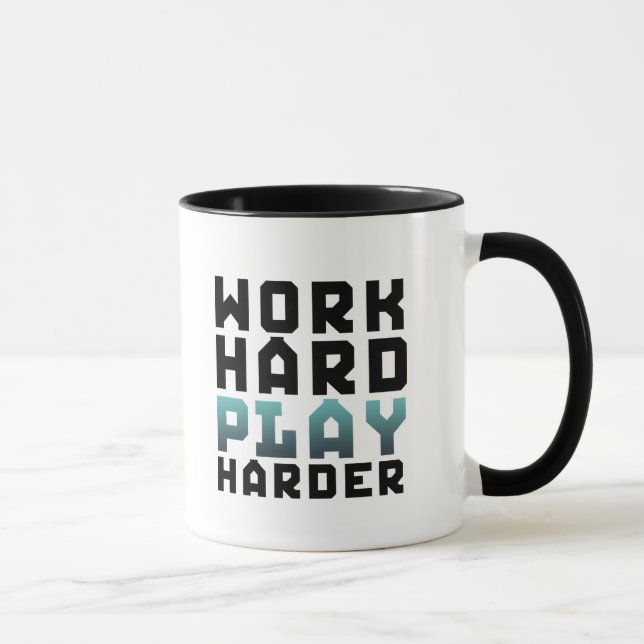 Travailler dur Jouer Harder Gamers Geek Mug (Droite)