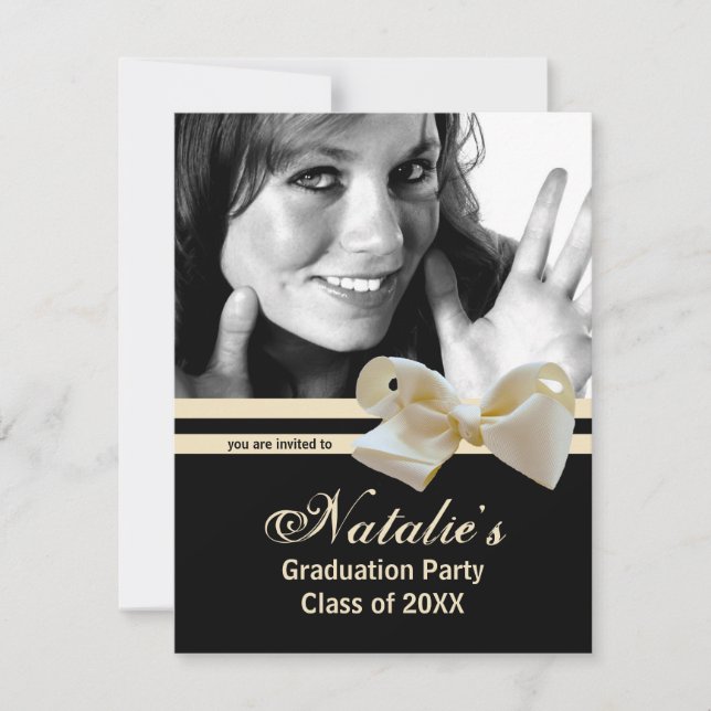 Trendy Pearl Bow Graduation Party Photo Invitation (Devant)
