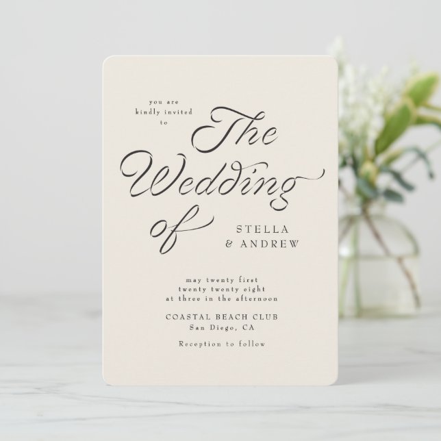 Trendy Ribbon Elegant Script Wedding Invitation (Debout devant)