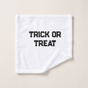 Trick ou. Traiter Halloween éffrayant noir simple