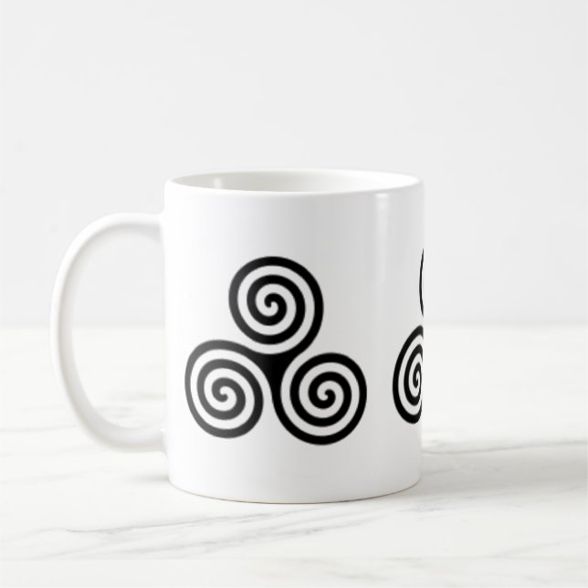 Triple Spiral Celtic Design Mug (Gauche)