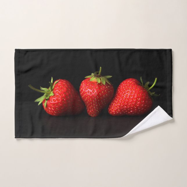 Trois Fraises Sur Btcna Noir (Serviette à main)