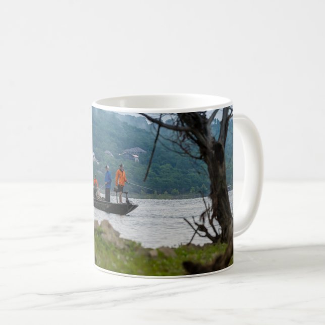 Trois Pêcheurs Sur La Mug De Café De Table Rock (Devant droit)