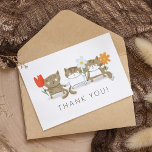 Trois Petits Kitties Avec Carte de remerciements F<br><div class="desc">Dites merci avec cette carte de remerciements mignonne avec une illustration originale de trois chats chacun tenant une fleur différente. Le texte est personnalisable pour que vous puissiez le changer en Joyeux Anniversaire ou tout autre texte.</div>