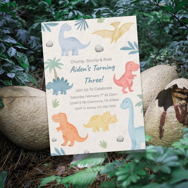 Trois Rex Dinosaur 3e Invitation d'anniversaire (Dinosaur-themed third birthday invitation design with fun Three Rex elements.)