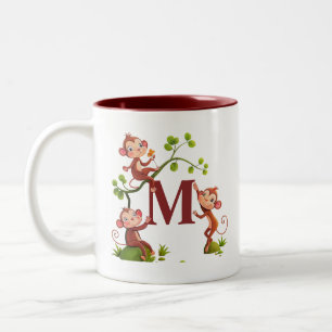 Trois singes mignons et mug à monogramme bordeaux