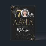 Tropical 70th Birthday Gold Invitation avec photo<br><div class="desc">Tropical 60th Birthday Gold Invitation Card with Photo fait partie de la collection Mariage. Ce produit est doté de scintilles de parties scintillant dorée personnalisables en section photo. Fait avec des polices décoratives. Explorez d'autres produits correspondants dans notre magasin.</div>
