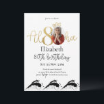 Tropical 80th Gold Birthday Invitation avec photo<br><div class="desc">Conçu pour notre collection Tropical Birthday Invitations with Photo,  cette carte d'invitation personnalisable comprend une section photo modifiable,  des numéros d'or et des polices décoratives d'écriture manuscrite. Éléments correspondants disponibles.</div>