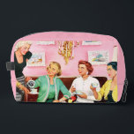 TROUSSE DE TOILETTE ART VINTAGE THÉ DE L'APRÈS-MIDI DES ANNÉES 1950<br><div class="desc">ART VINTAGE THÉ DE L'APRÈS-MIDI DES ANNÉES 1950</div>