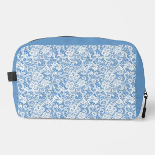 TROUSSE DE TOILETTE BLEUE AVEC ORNATE LACE BLANC DESIGNS