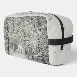 Trousse De Toilette Explorez les sentiers forestiers d'hiver