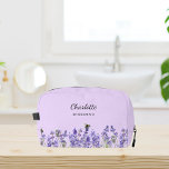 Trousse De Toilette Fleurs de lavande violette bridesmaid<br><div class="desc">Arrière - plan violent. Décoré de fleurs de lavande. Personnalisez et ajoutez le nom de votre bridemaide.</div>
