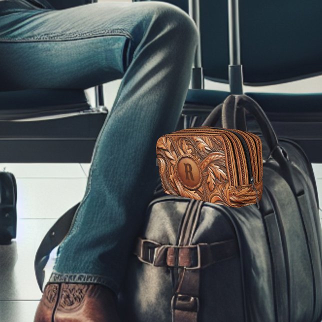 Trousse De Toilette Occidental Outils en cuir Impression personnalisée (Western Tooled Leather Collection 
Custom Initial Bag (shaving kit))