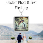 True Love Mariage Photo   collier texte<br><div class="desc">Insérez votre photo Mariage préférée de vous deux. Ajoutez facilement vos noms à l'aide de l'onglet Modifier.</div>