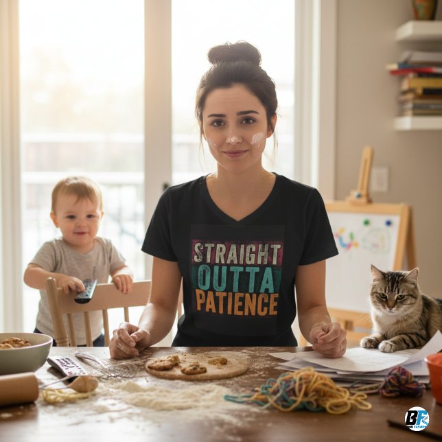 Tshirts amusants, Straight Outta Patience (Créateur téléchargé)