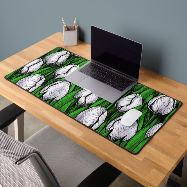 Tulières blanches avec feuilles verts (Bureau 2)