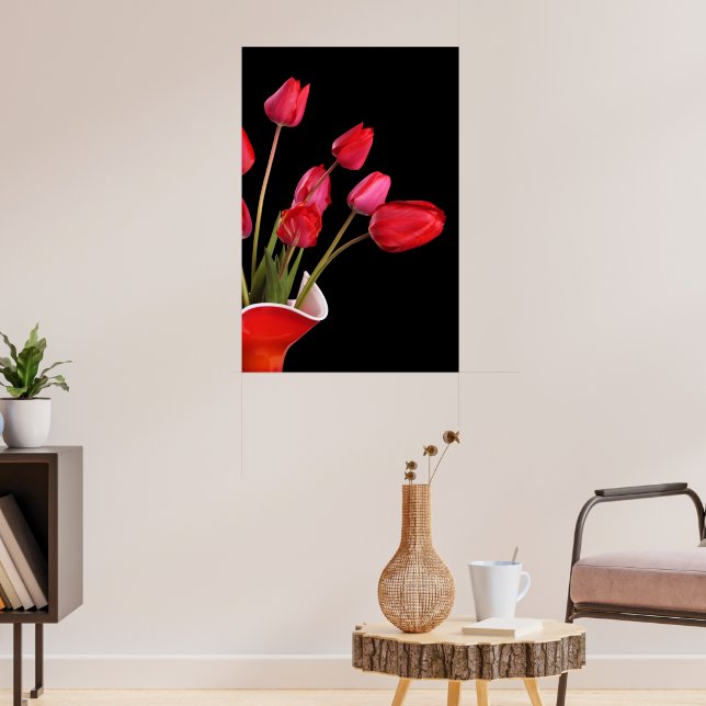 Tulipes rouges sur affiche noire (Salon 3)