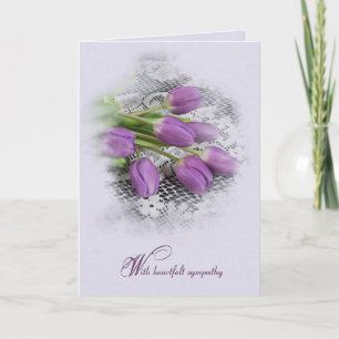 Tulipes violettes sur la carte de dentelle