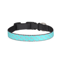 Turquoise mignonne de collier de chien et Flamant