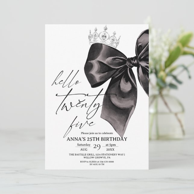 Twenty five Black Bow 25th Birthday Invitation (Debout devant)
