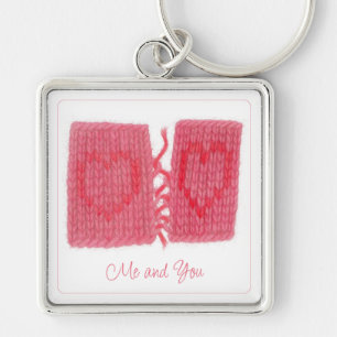 TWO HEARTS KNIT Porte-clés carré Premium + Texte