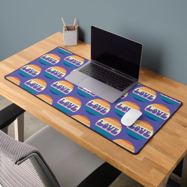 Typographie D'Amour Rétro Sur Les Rayures De Couch (Bureau 2)