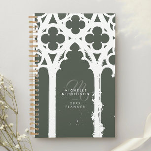 Typographie gothique minimaliste de fenêtre Olive