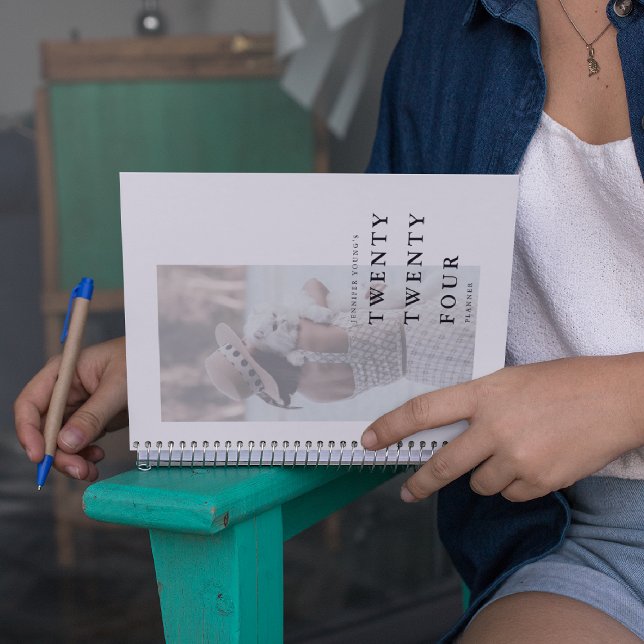 Typographie photo minimale ANNÉE (Créateur téléchargé)