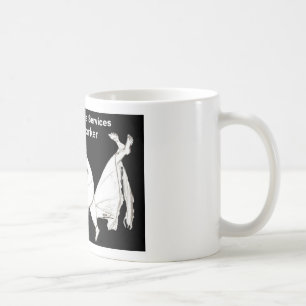 Un assistant social à la tasse de café de travail