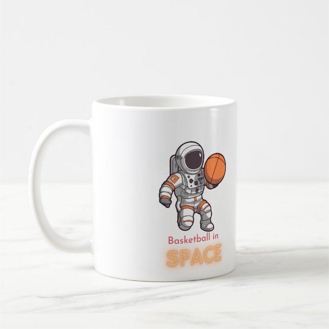 Un astronaute joue au basket-ball dans Space Mug (Gauche)
