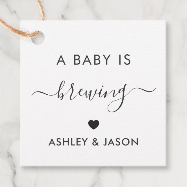 Un bébé est en train de brasser, étiquette cadeau  (Devant)