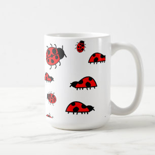 Un bon nombre de tasse en céramique de coccinelle