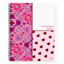 Un cahier à motif de cœurs pour la Saint-Valentin
