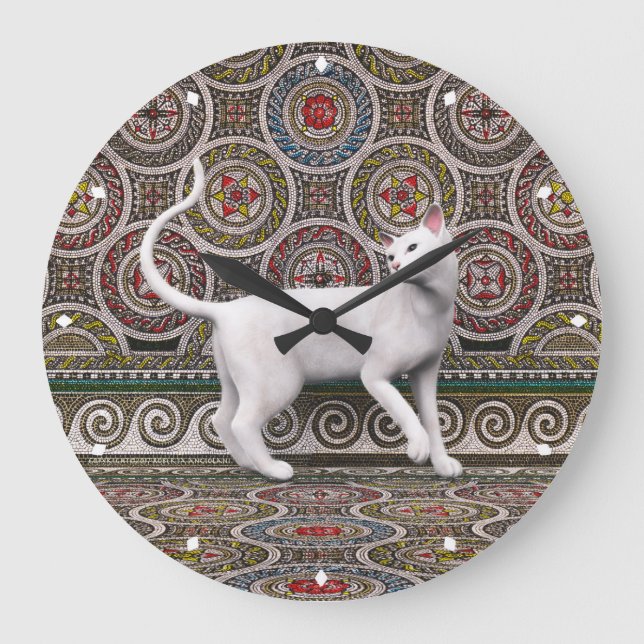 Un chat sur la grande horloge en mosaïque (Recto)