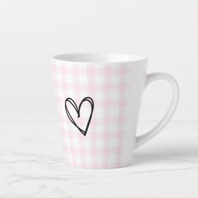 Un chien mignon qui adore la tasse au latte (Droite)