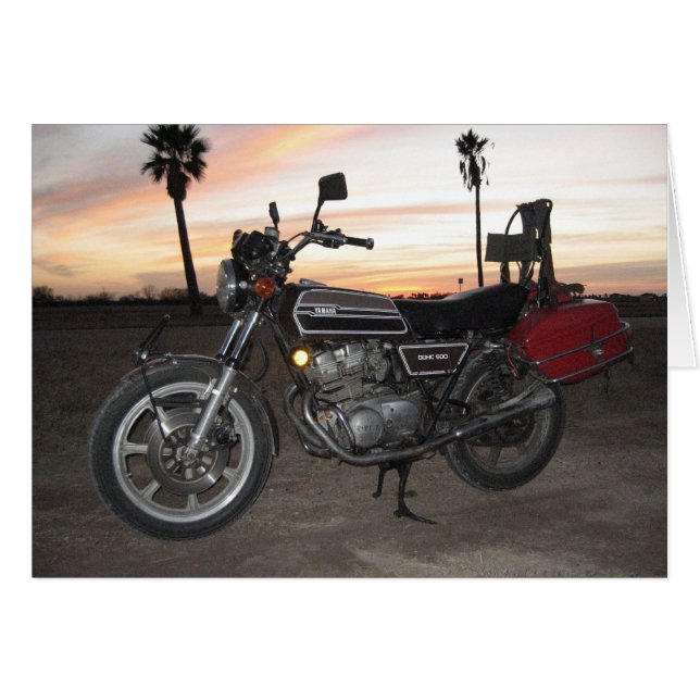 Un Coucher De Soleil, Une Moto (Devant horizontal)