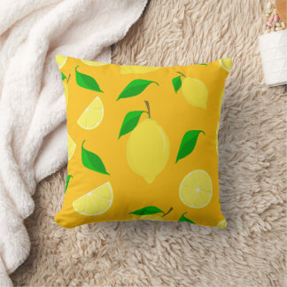 Un coussin au motif citron