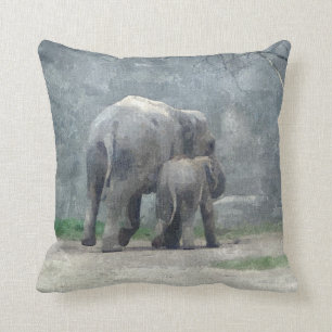 Un coussin d'éléphant d'amour de mères