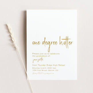 Un diplôme Hotter Graduation Party Invitation