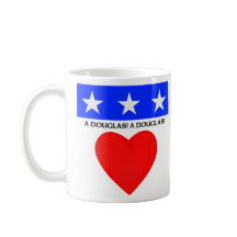 Un DOUGLAS! mug avec un Badge Douglas
