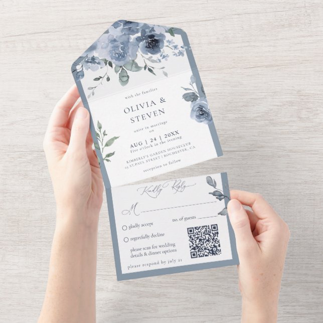 Un Dusty Blue Floral QR Code Tout en une invitation (Déchirure)